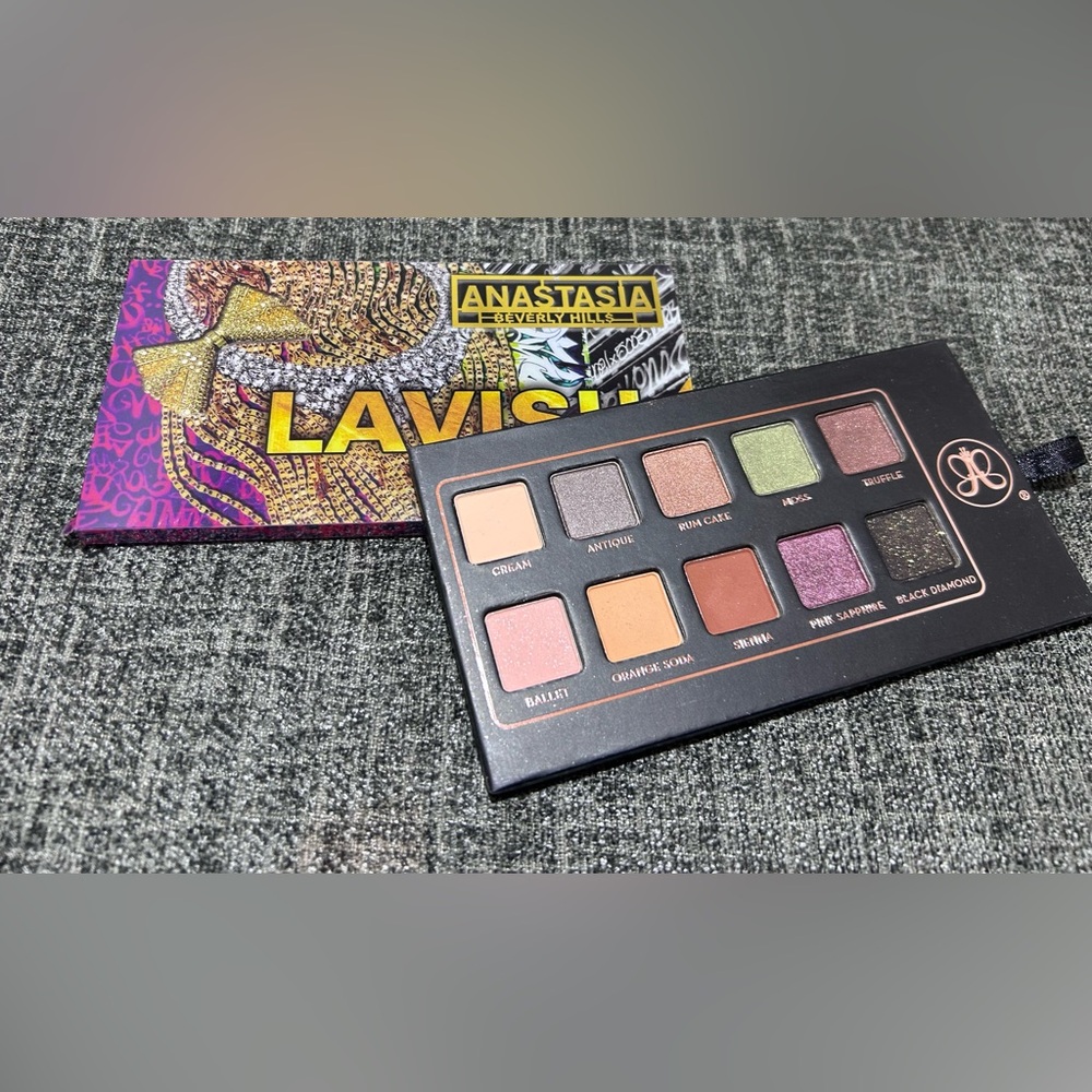Anastasia Beverly Hills Lavish Eyeshadow Palette